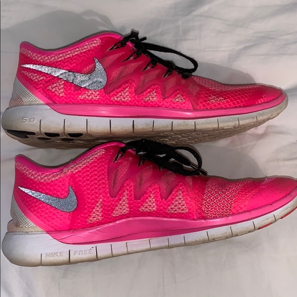 Nike Shoes - 👟Nike Free 5.0 hot pink, size 9.5 shoes. SS1